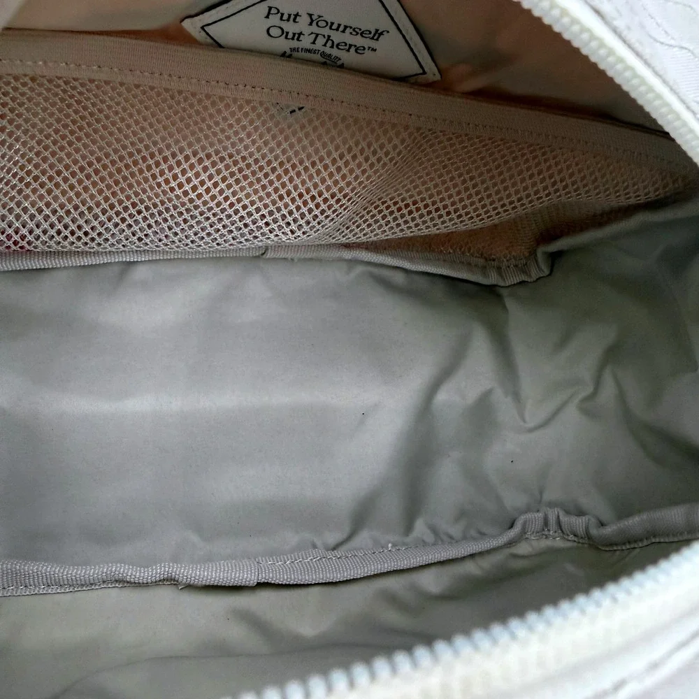 Herschel Chapter Travel Kit Toiletry Bag White Gray Diamond Pattern Pink Zipper